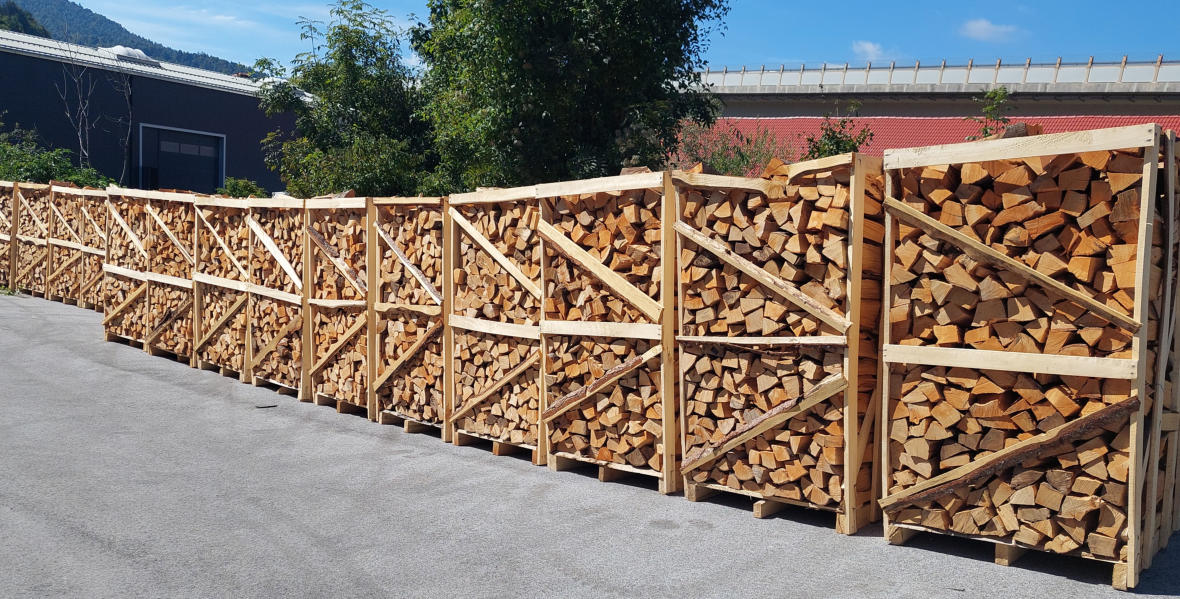 Prodaja suhih bukovih drv Vrhnika