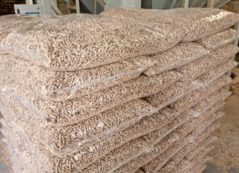 Proizvodnja in prodaja peletov iz smrekovega lesa kvalitete A1. Iz žagovine iz slovenskih žag.