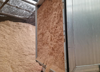 Proizvodnja in prodaja peletov iz smrekovega lesa kvalitete A1. Iz žagovine iz slovenskih žag.