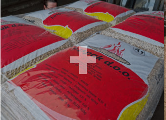 Proizvodnja in prodaja peletov iz smrekovega lesa kvalitete A1. Iz žagovine iz slovenskih žag.