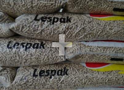 Proizvodnja in prodaja peletov iz smrekovega lesa kvalitete A1. Iz žagovine iz slovenskih žag.